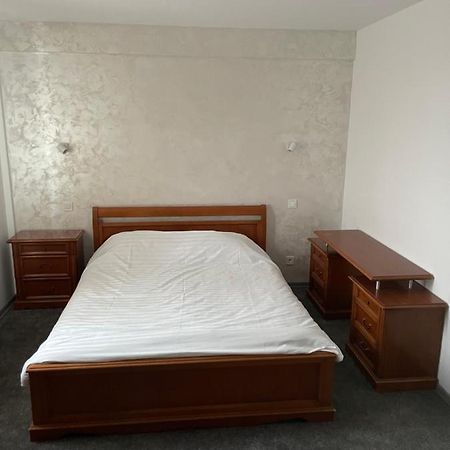 Eroilor Apartament Lägenhet Suceava Exteriör bild