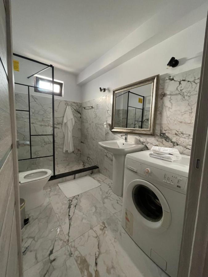 Eroilor Apartament Lägenhet Suceava Exteriör bild