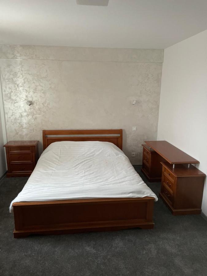 Eroilor Apartament Lägenhet Suceava Exteriör bild