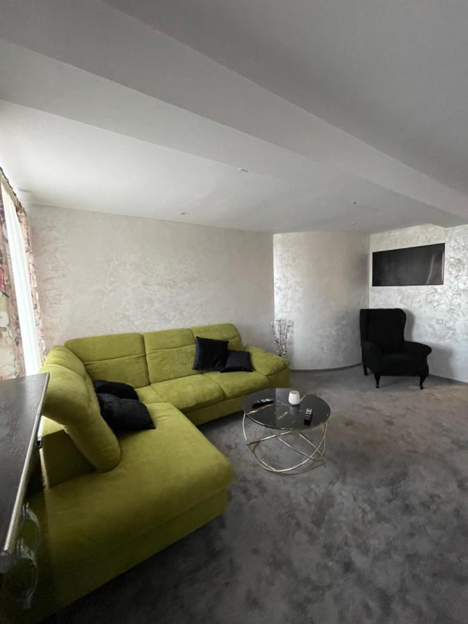Eroilor Apartament Lägenhet Suceava Exteriör bild