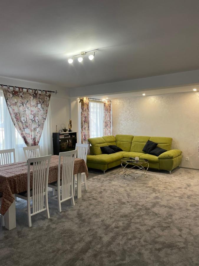 Eroilor Apartament Lägenhet Suceava Exteriör bild